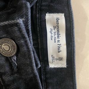 Abercrombie and Fitch 80’s mom high rise jeans - size 26